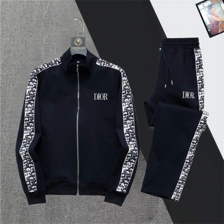 Picture of Dior Sweater Suits _SKUDiorM-3XL12yr1738403